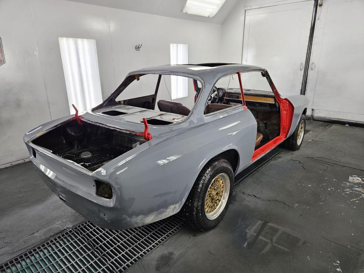 Classic coupe in grey primer
